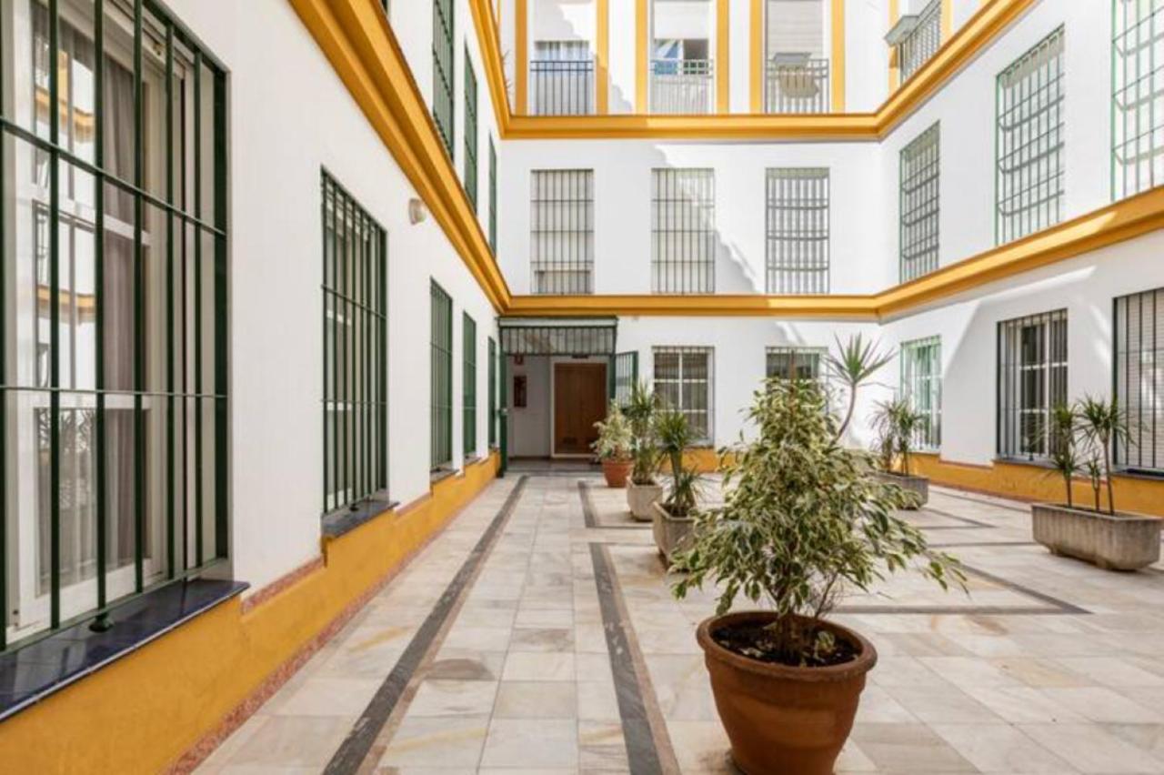 Azahar Metropol Parasol, Parking Gratis Para Coches Medianos Seville Exterior photo